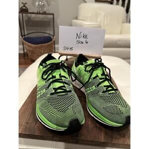 Nike Flyknit Racer Running Shoes Women’s Size 6 Green Black Lightweight